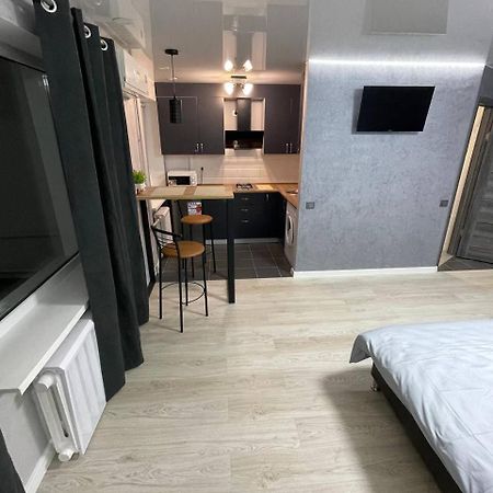 Apartcenter Вип Апартаменты В Центре Города На Гагарина 크리보이 로그 외부 사진