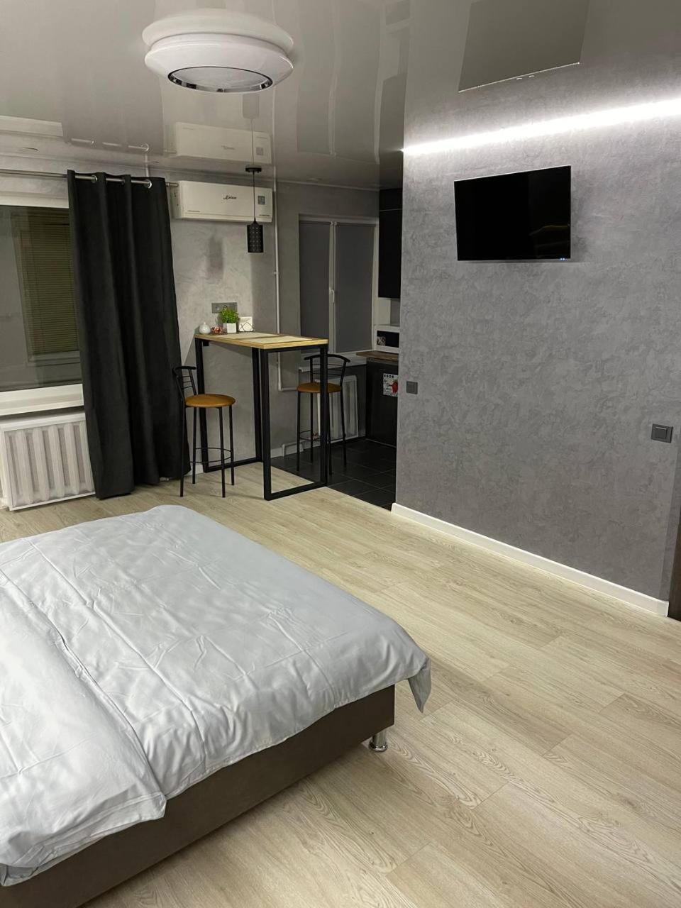 Apartcenter Вип Апартаменты В Центре Города На Гагарина 크리보이 로그 외부 사진